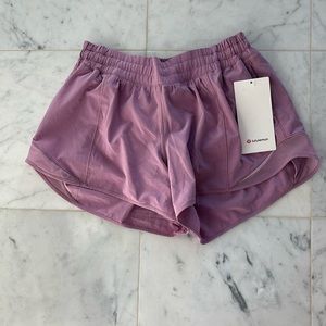 Lululemon Hotty Hot Low Rise shorts ‘4